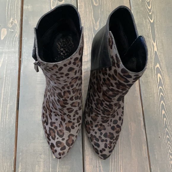 Vince Camuto leopard bootie heels - Picture 3 of 8